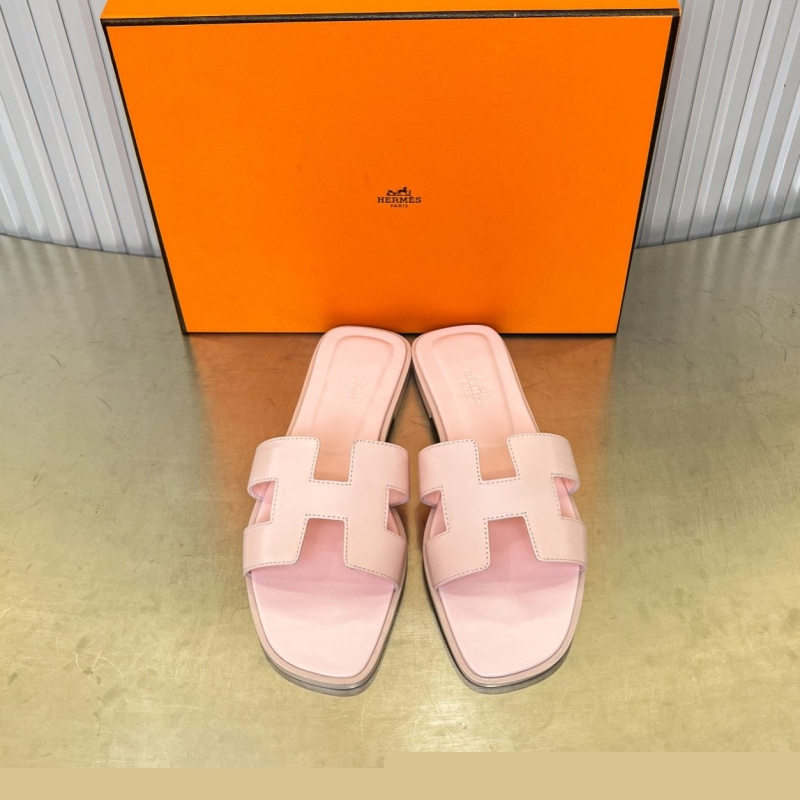 H**mes slippers